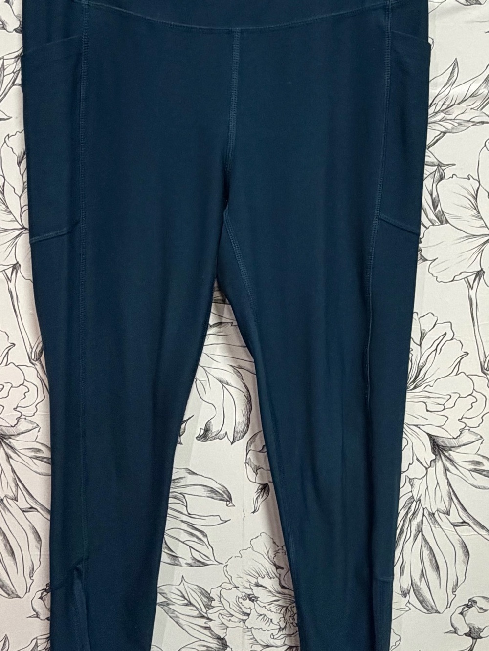 NWOT Mondetta Navy Blue Leggings with Side Pockets